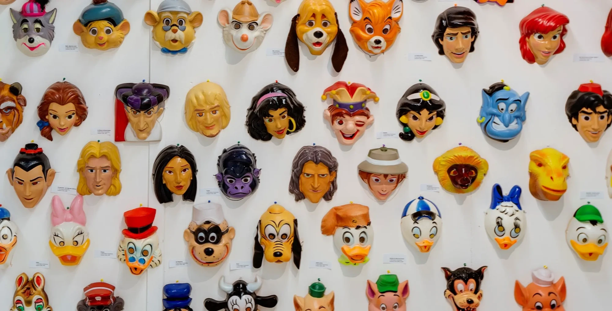 Mur face masque cesar